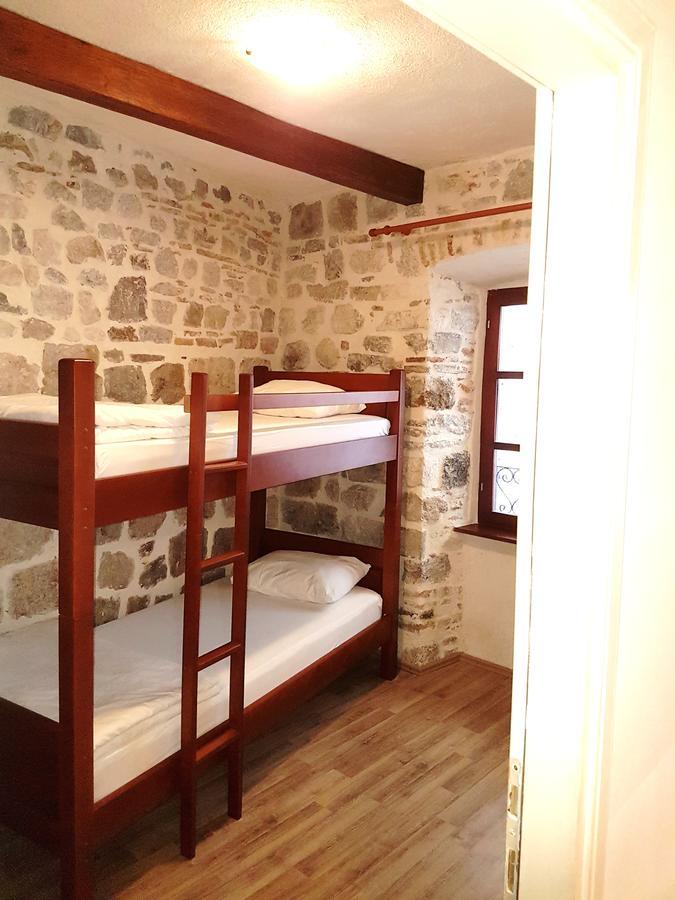 Apartments Historic Stone House Cattaro Esterno foto